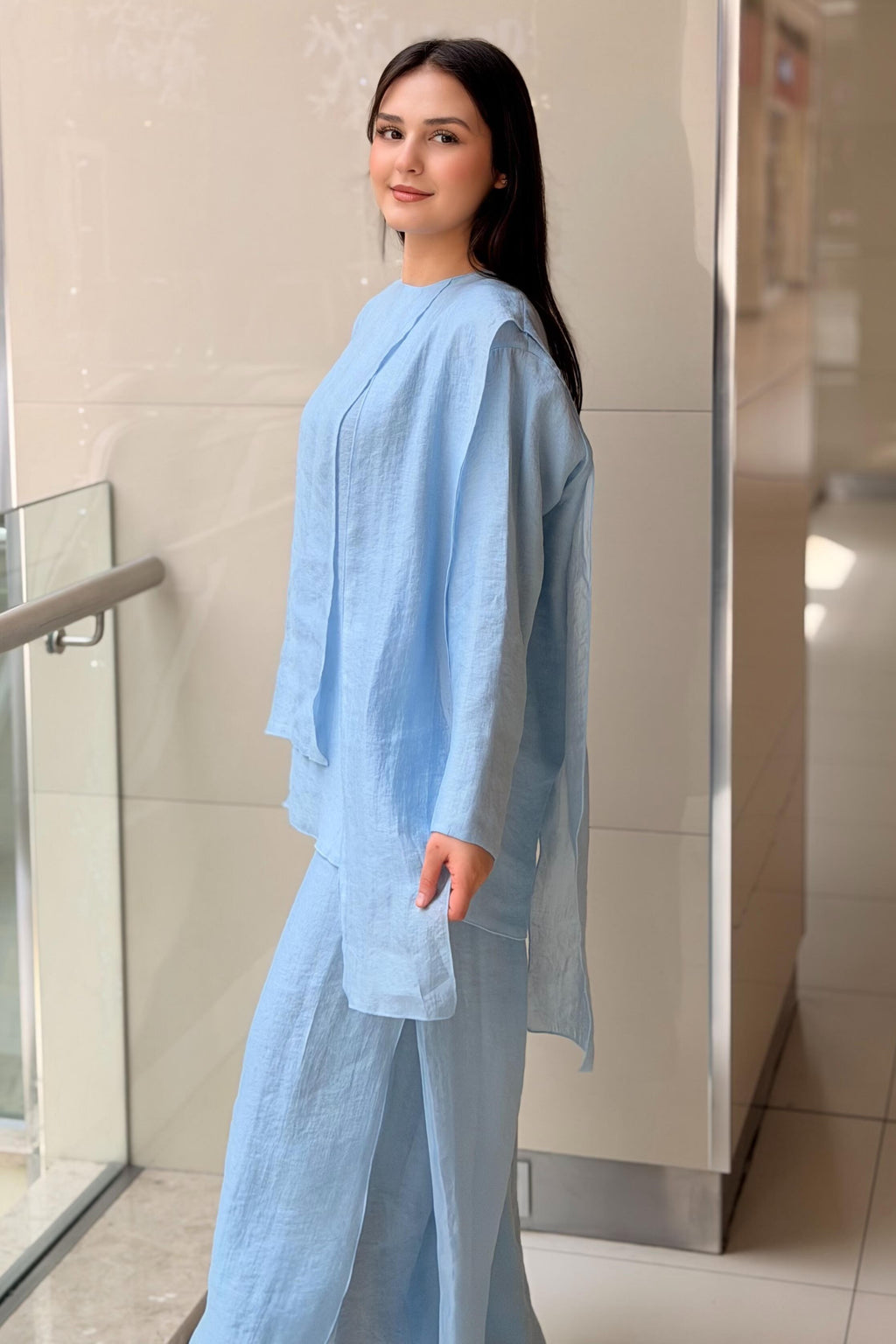 Ensemble avec blouse à découpe devant