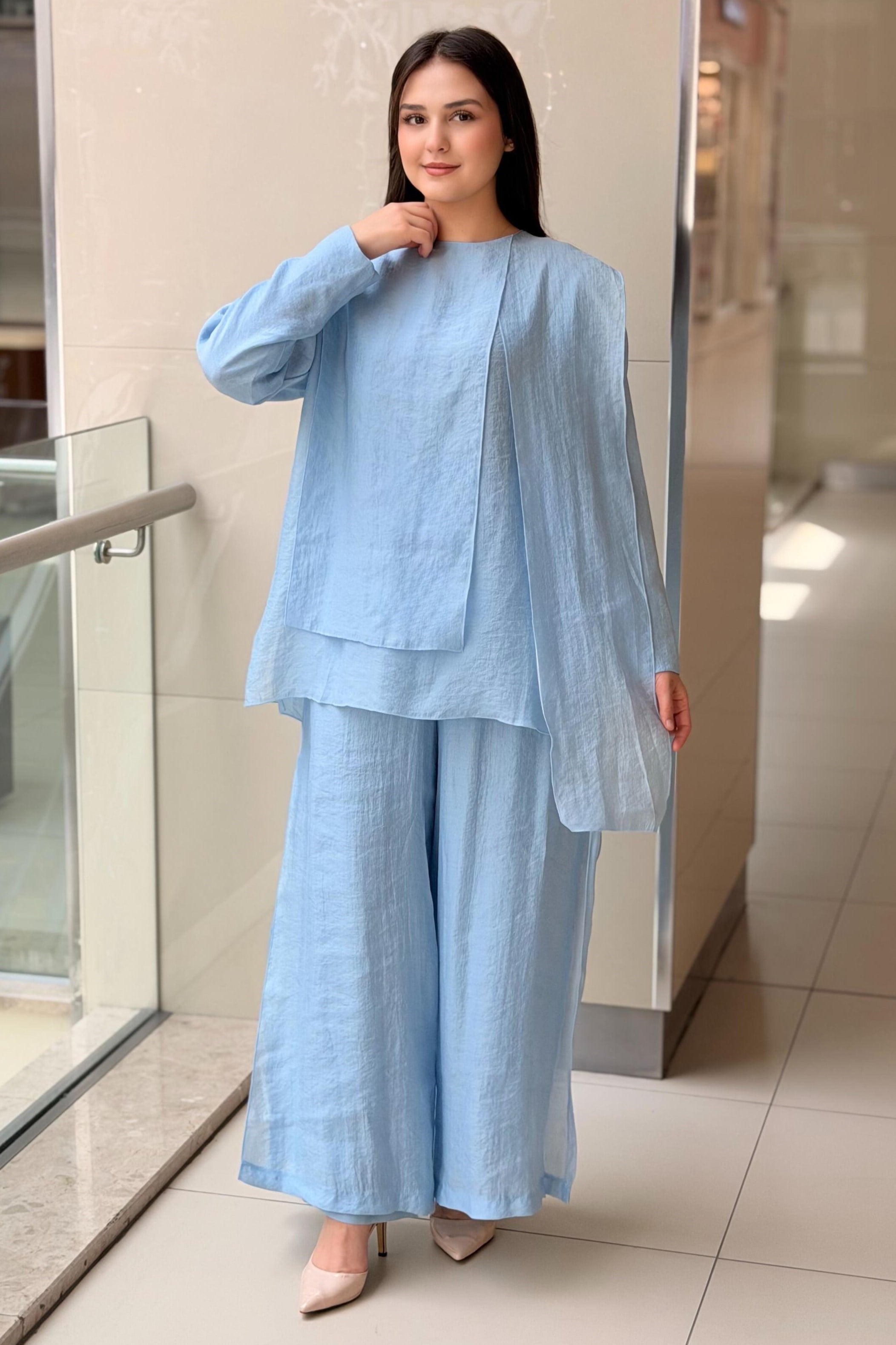 Ensemble avec blouse à découpe devant