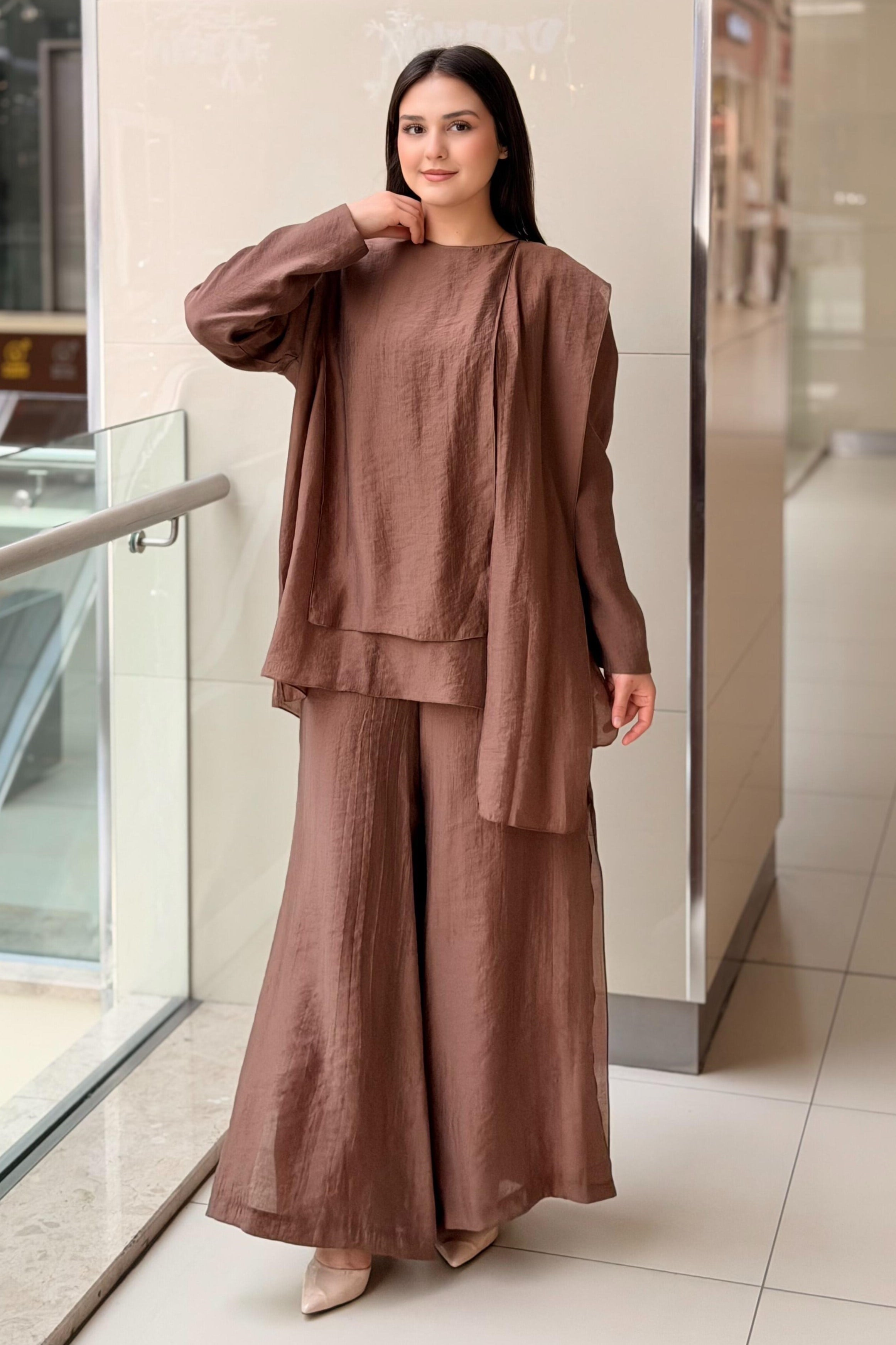 Ensemble avec blouse à découpe devant