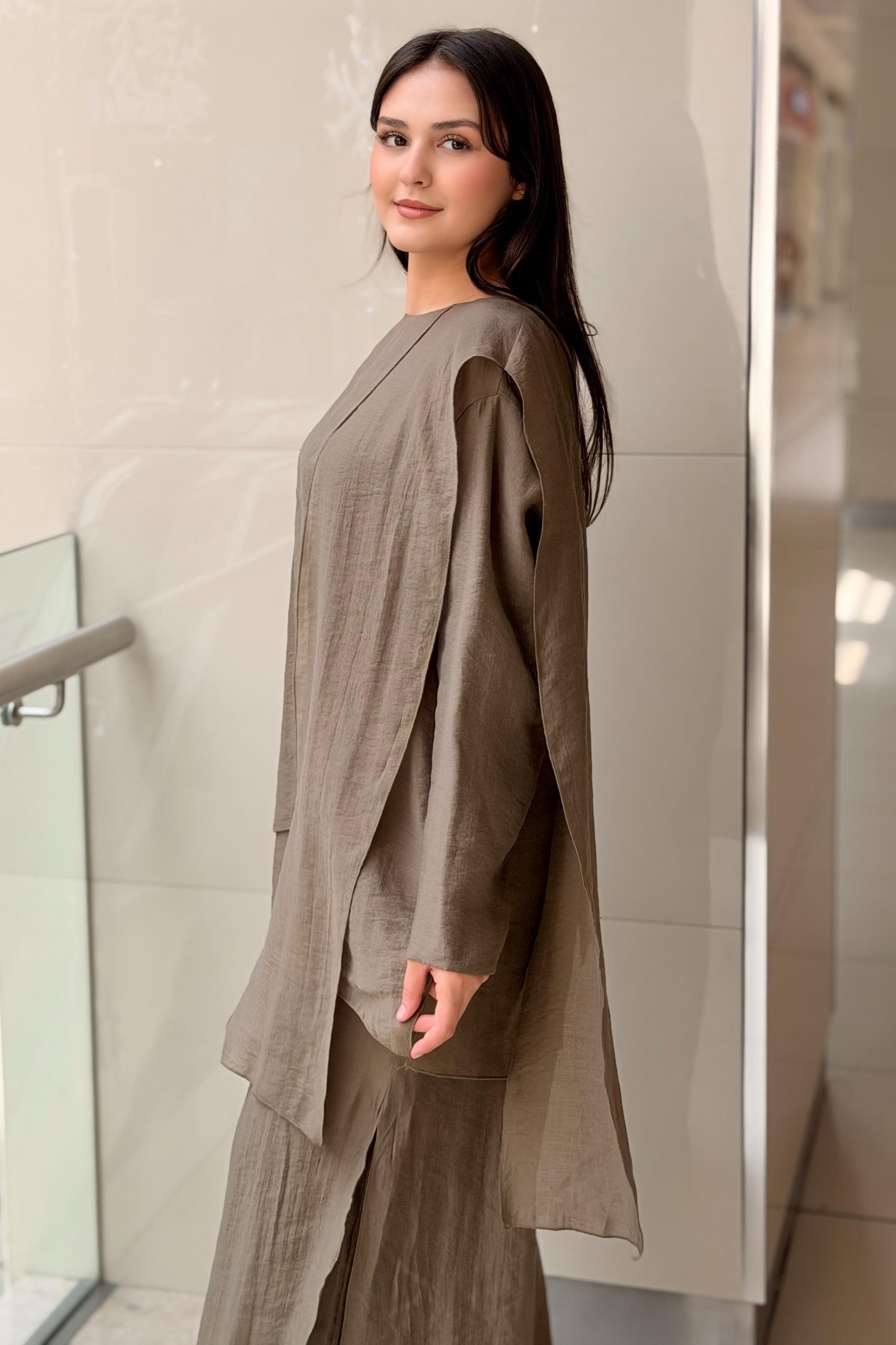Ensemble avec blouse à découpe devant