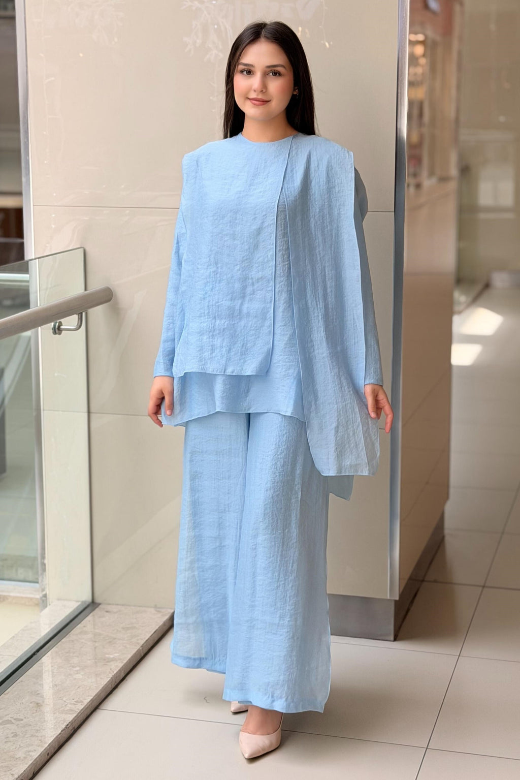 Ensemble avec blouse à découpe devant